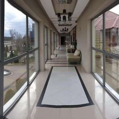 Hotel Kamiza Wyszków エクステリア 写真
