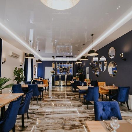 Hotel Kamiza Wyszków エクステリア 写真