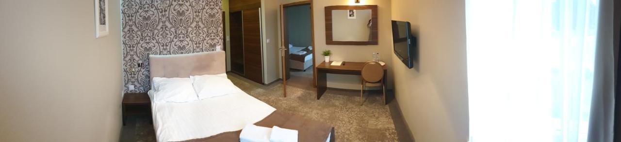 Hotel Kamiza Wyszków エクステリア 写真